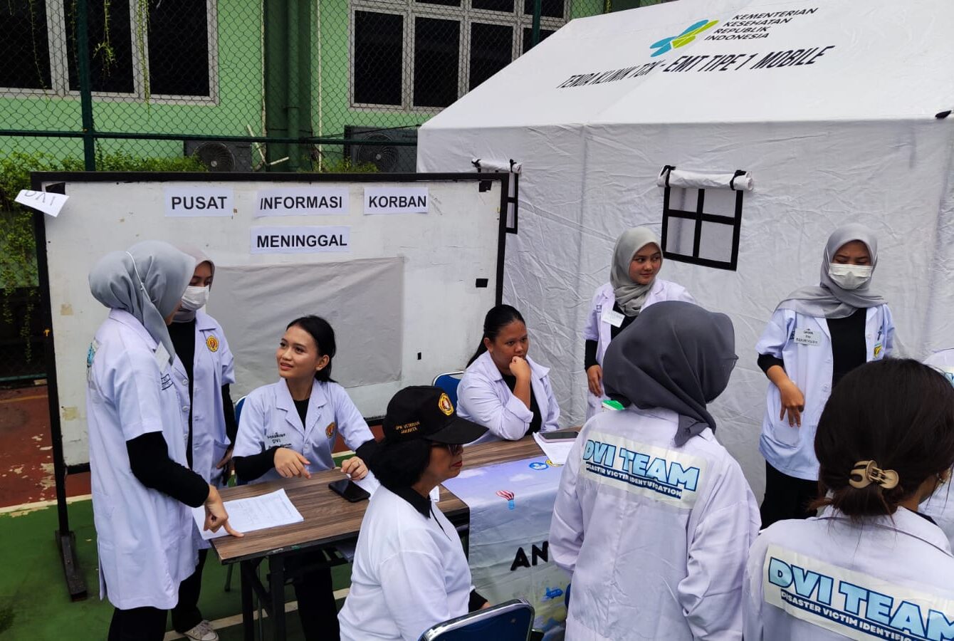 Tim DVI di Pusat Informasi Korban Meninggal